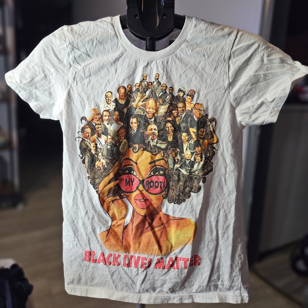 Black Lives Matter Junior Graphic T-Shirt Sz M 1-1016